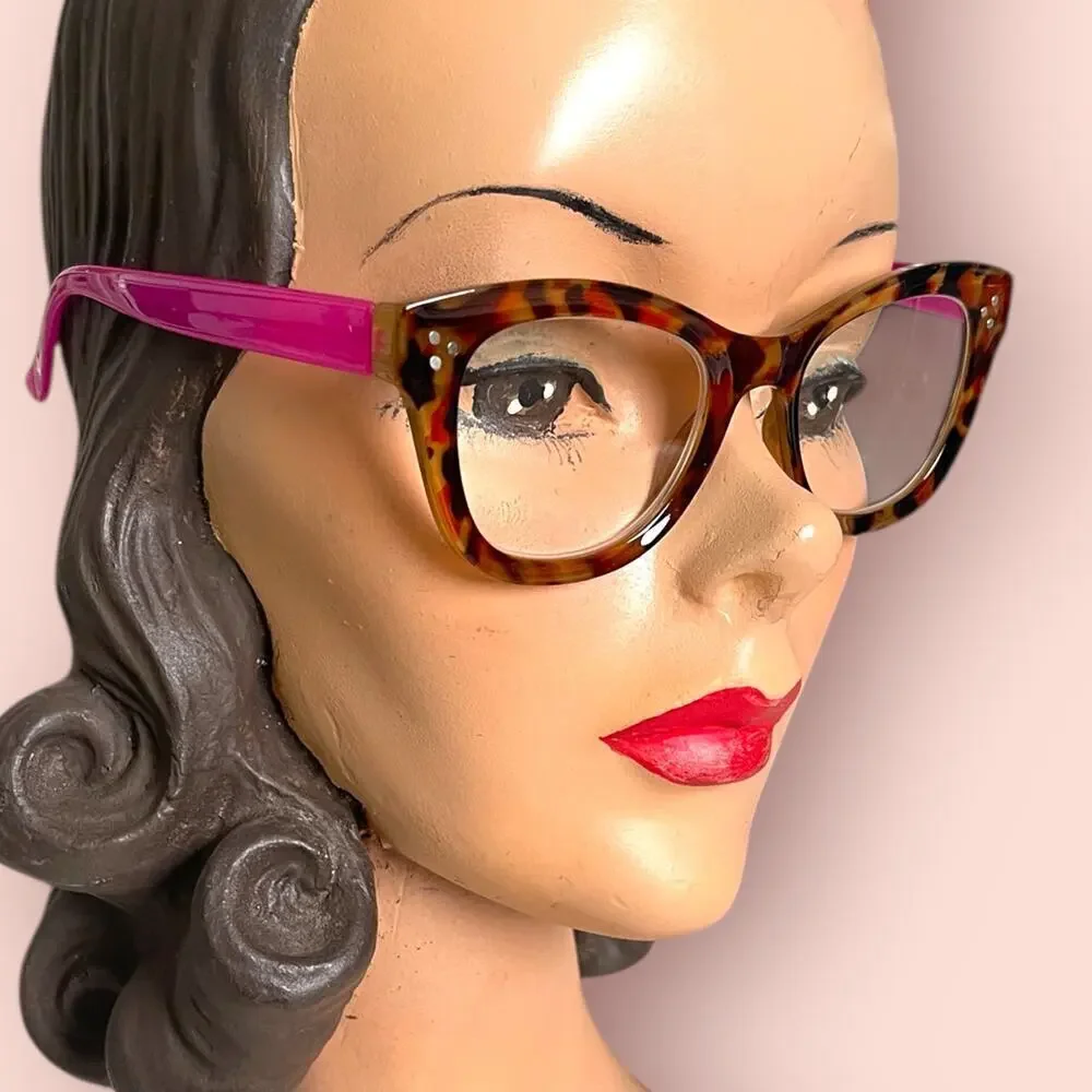 Betsey Johnson +2.00 Reading Glasses Readers Rounded Square Tortoise Pink